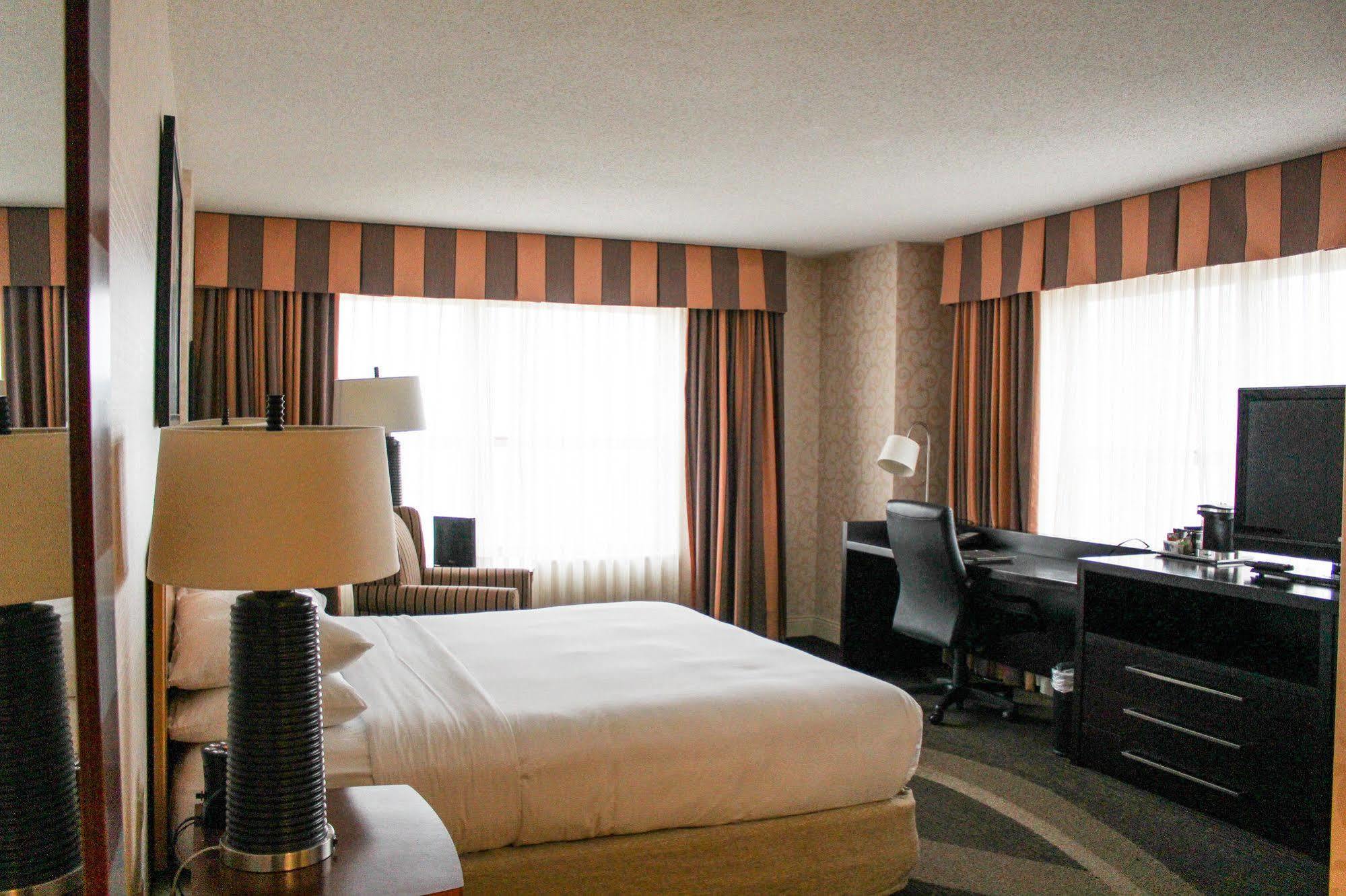 ฮิลตัน เมดิสัน โมโนนา เทอเรซ Hotel ภายนอก รูปภาพ